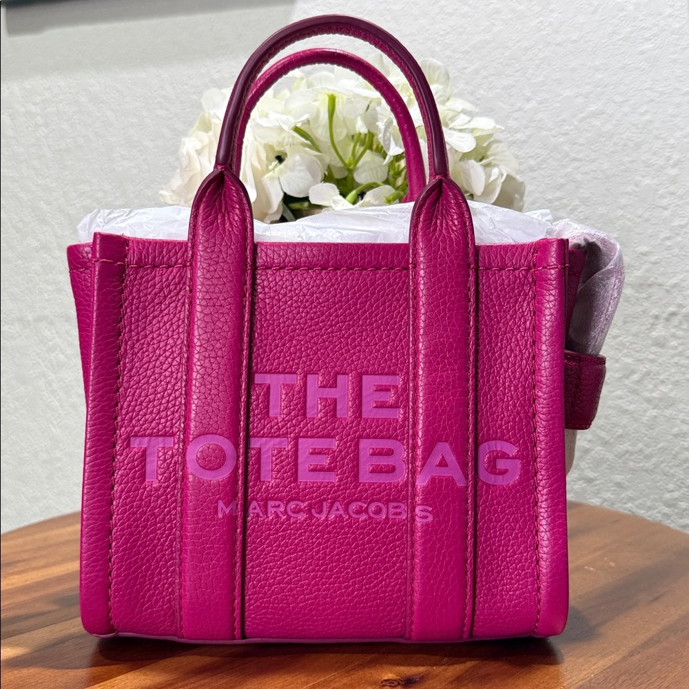 Marc Jacobs The Leather Crossbody Mini Tote Bag In Lipstick Pink BNWT - Picture 2 of 13